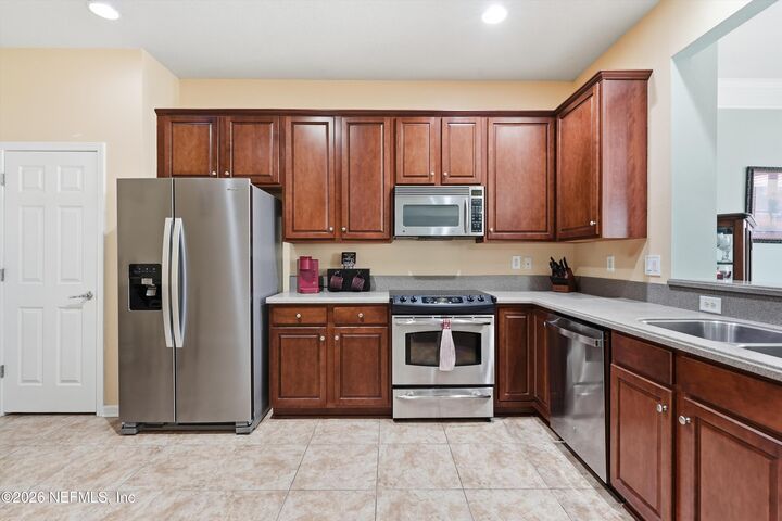 Property Photo:  6480 Yellow Leaf Court  FL 32258 