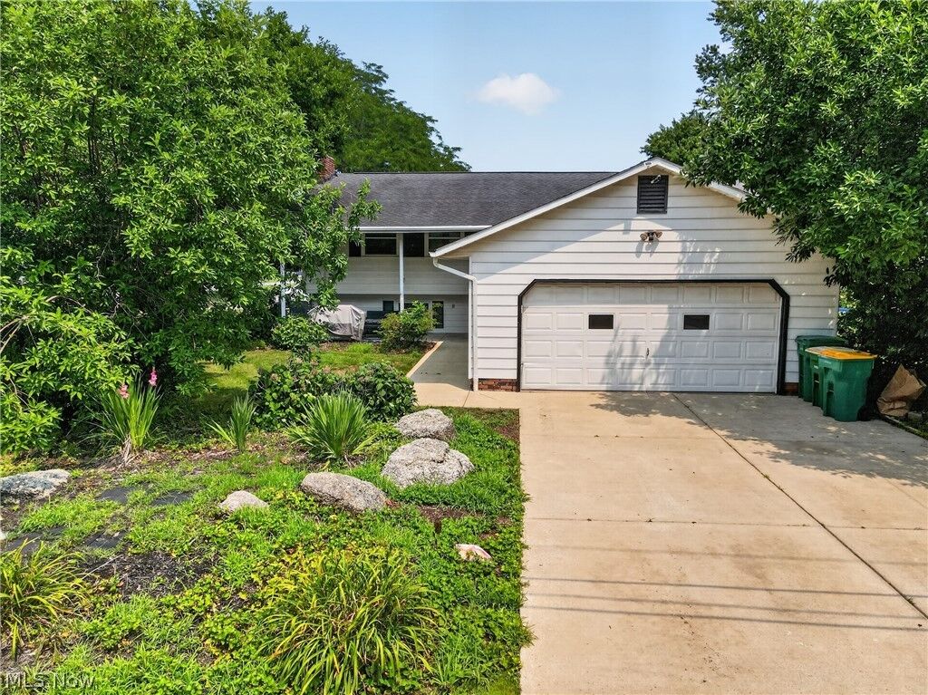 Property Photo:  5641 Meister Road  OH 44060 