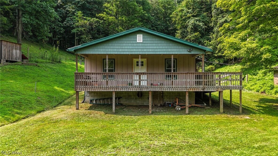 Property Photo:  58 Moody Lane  WV 26170 