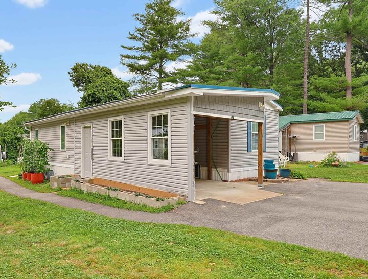 Property Photo:  83 Boxwood Lane  NH 03077 