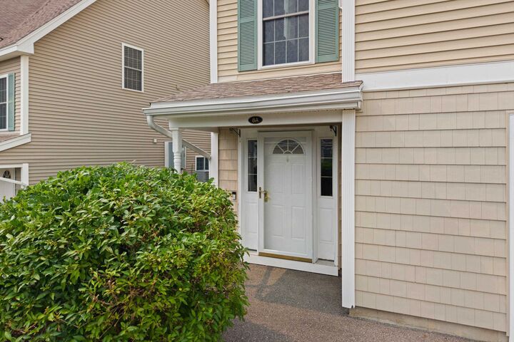 Property Photo: 8 Canterberry Court NH 03051