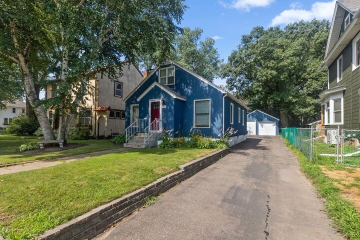 Property Photo:  867 Delaware Avenue  MN 55107 