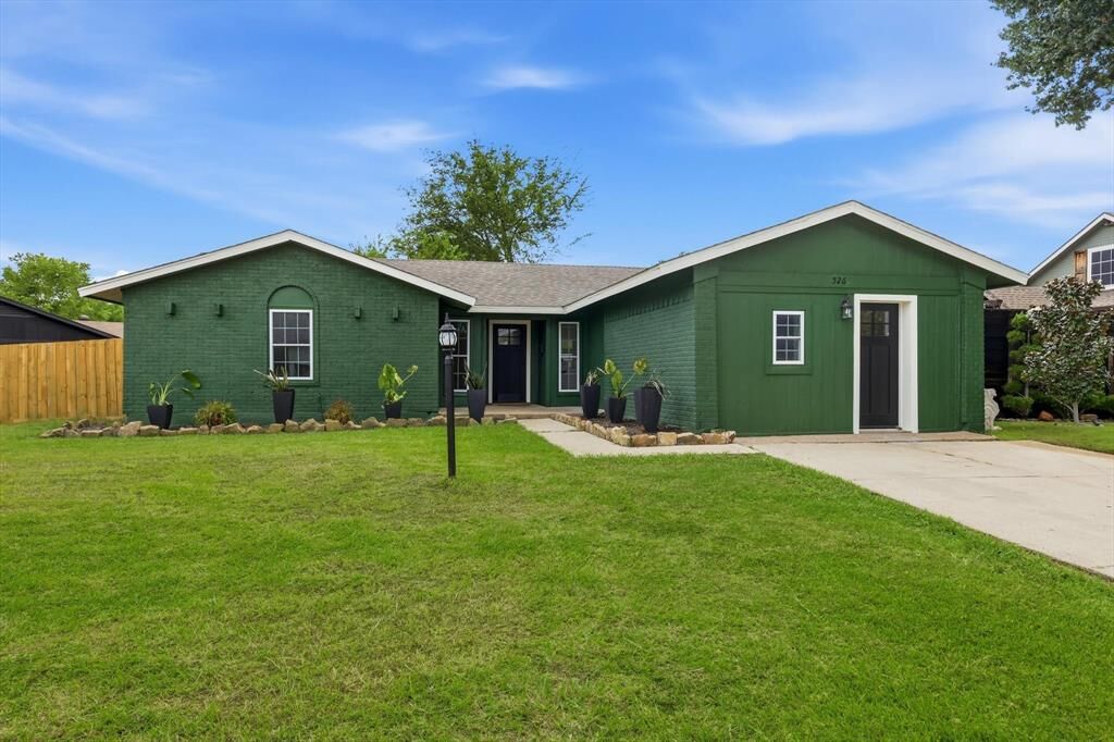 Property Photo: 526 Village Drive TX 75067