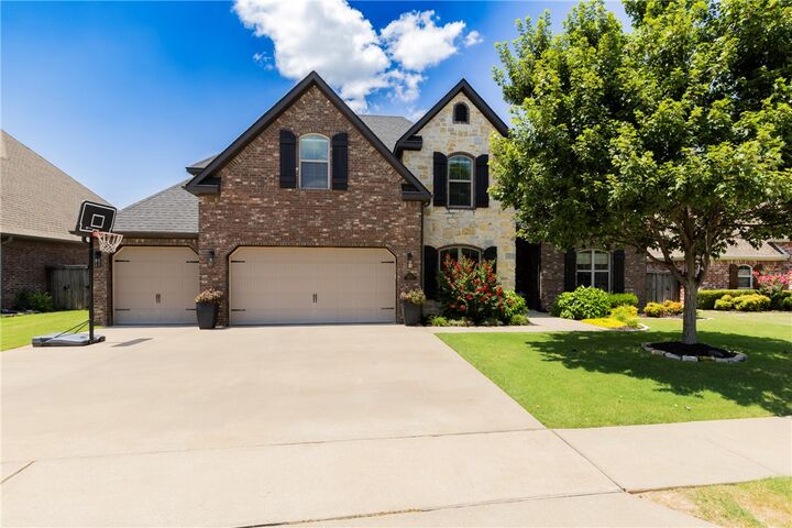 Property Photo:  6214 S 28th Street  AR 72758 
