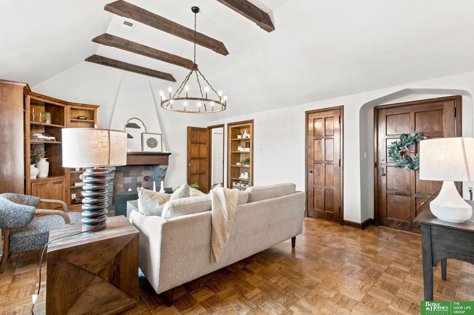 Property Photo: 4907 Davenport Street 11 NE 68132