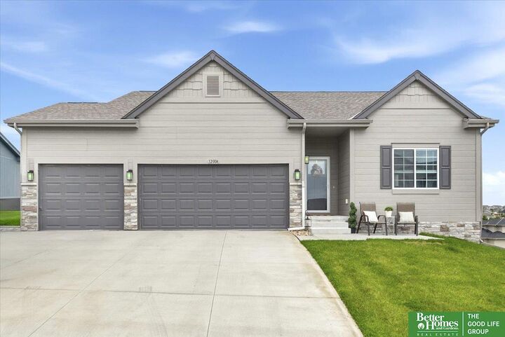 Property Photo: 12004 S 107 Avenue NE 68046