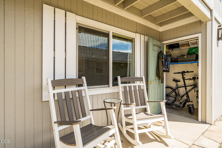 Property Photo:  1527 NW Juniper Street Apt 2  OR 97703 
