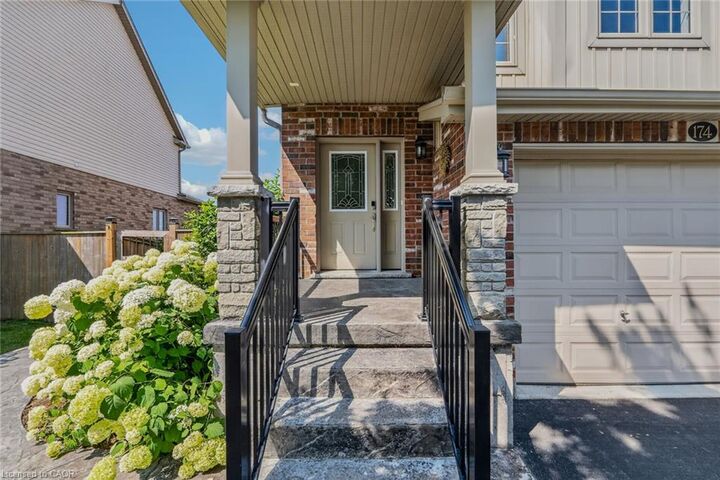 Property Photo: 174 Woodway Trail ON N3Y 0B8