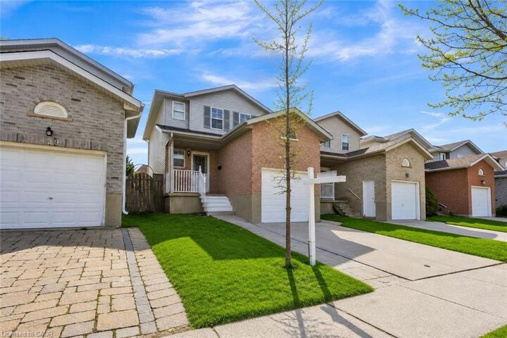 Property Photo: 425 Erinbrook Drive ON N2E 3S4