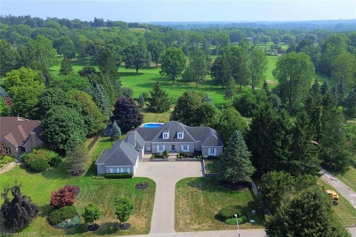 Property Photo: 111 St Andrews Drive ON N3T 6H4