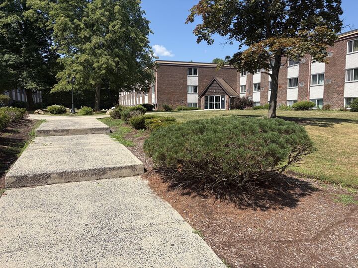 Property Photo: 7 Weld Street 13 MA 01702