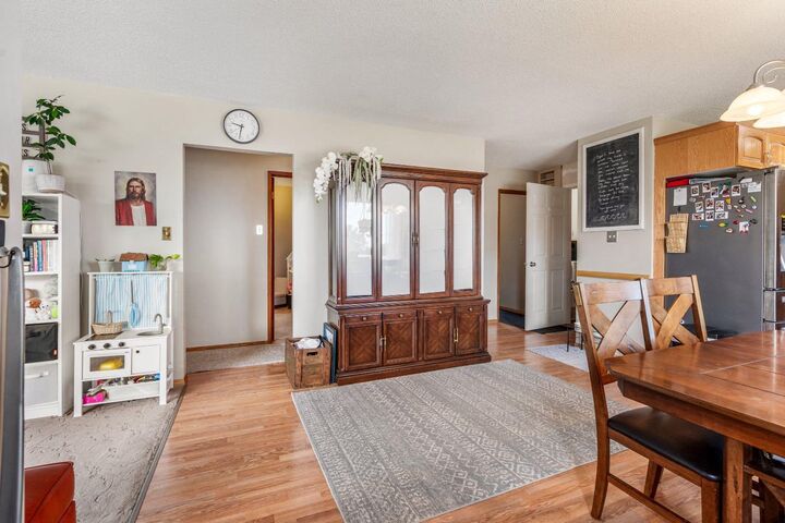 Property Photo:  70 8 Avenue E  AB T0K 0K0 