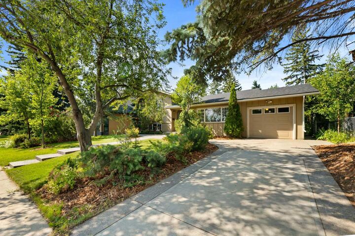 Property Photo: 21 Roseview Drive NW AB T2K 1N8