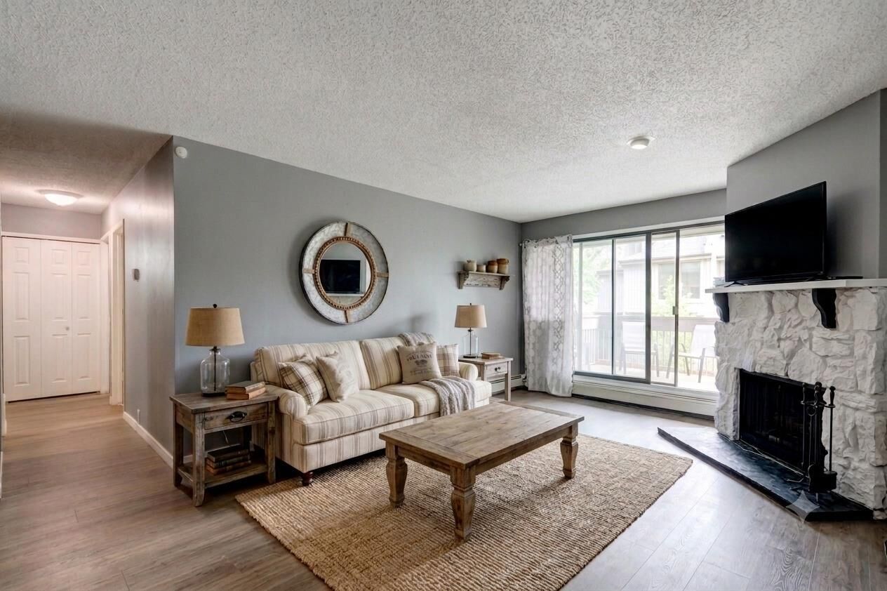 Property Photo:  10120 Brookpark Boulevard SW 324  AB T2W 3G3 
