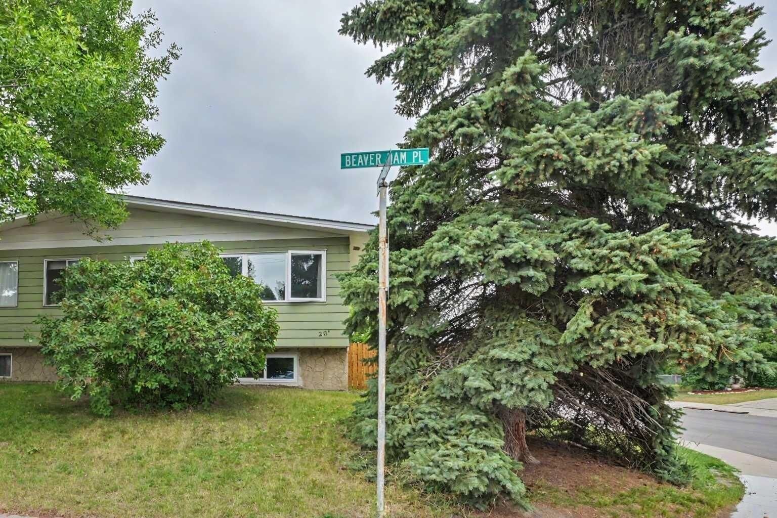Property Photo: 20A Beaver Dam Place NE AB T2K 4X3
