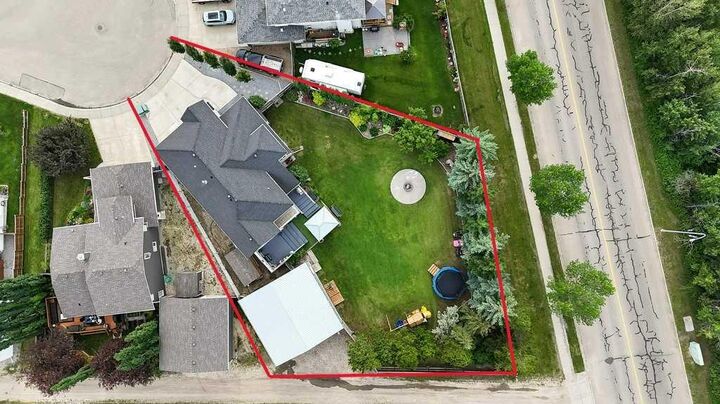 Property Photo: 13 Fern Crescent AB T4S 1Y4