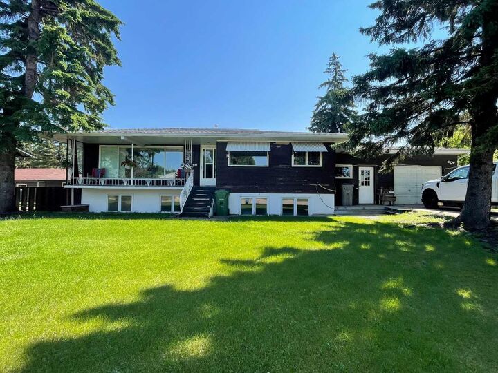 Property Photo: 4605 56 Avenue AB T9V 0Z9