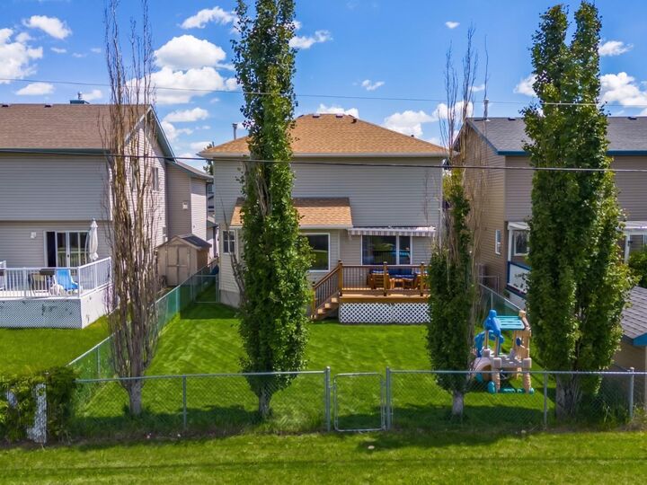Property Photo:  72 Springs Crescent SE  AB T4A 2C7 