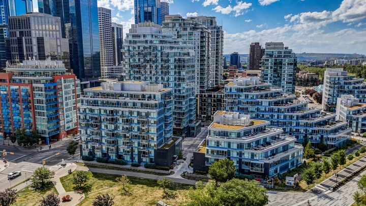 Property Photo:  118 Waterfront Court SW 804  AB T2P 1K8 
