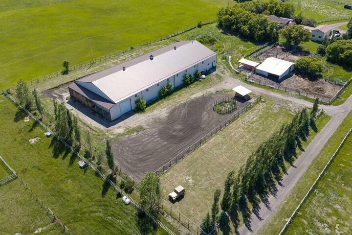 Property Photo:  394048 Highway 783 100  AB T1S 6C2 