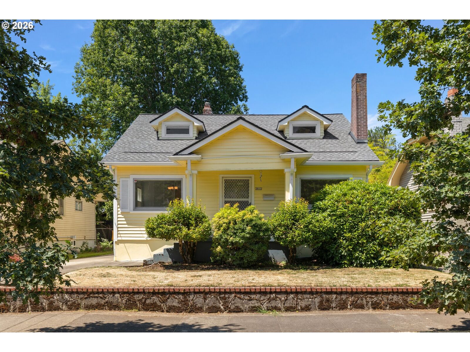 Property Photo: 3815 NE 16th Ave OR 97212