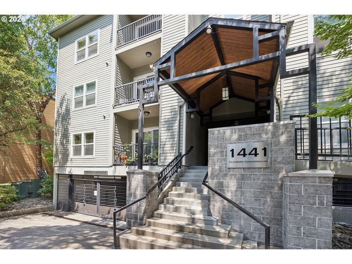 Property Photo:  1441 SW Clay St 210  OR 97201 