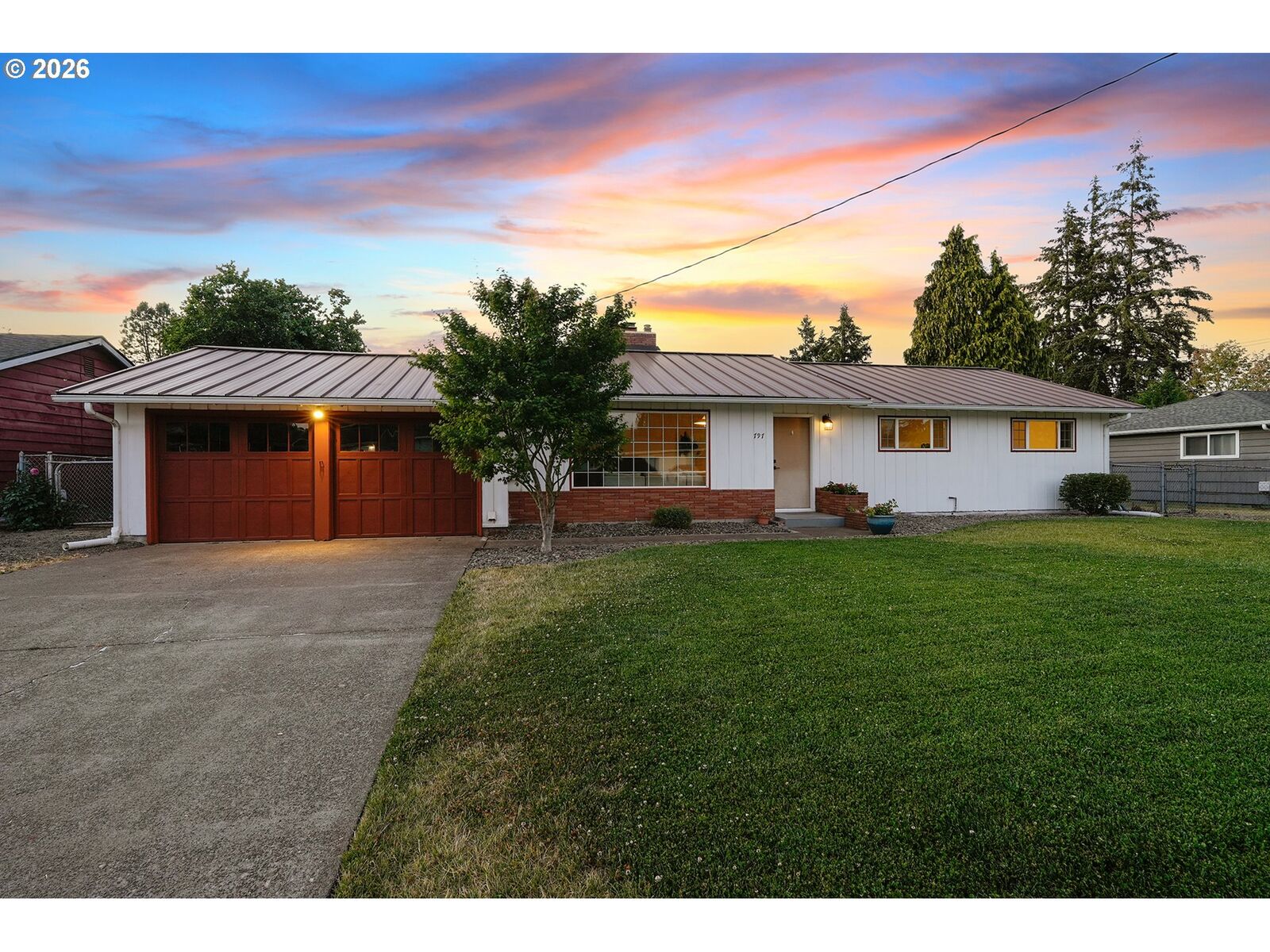Property Photo:  797 Apple Blossom Ave  OR 97303 