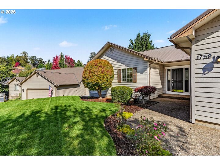 Property Photo:  1759 Sunburst Ter  OR 97304 