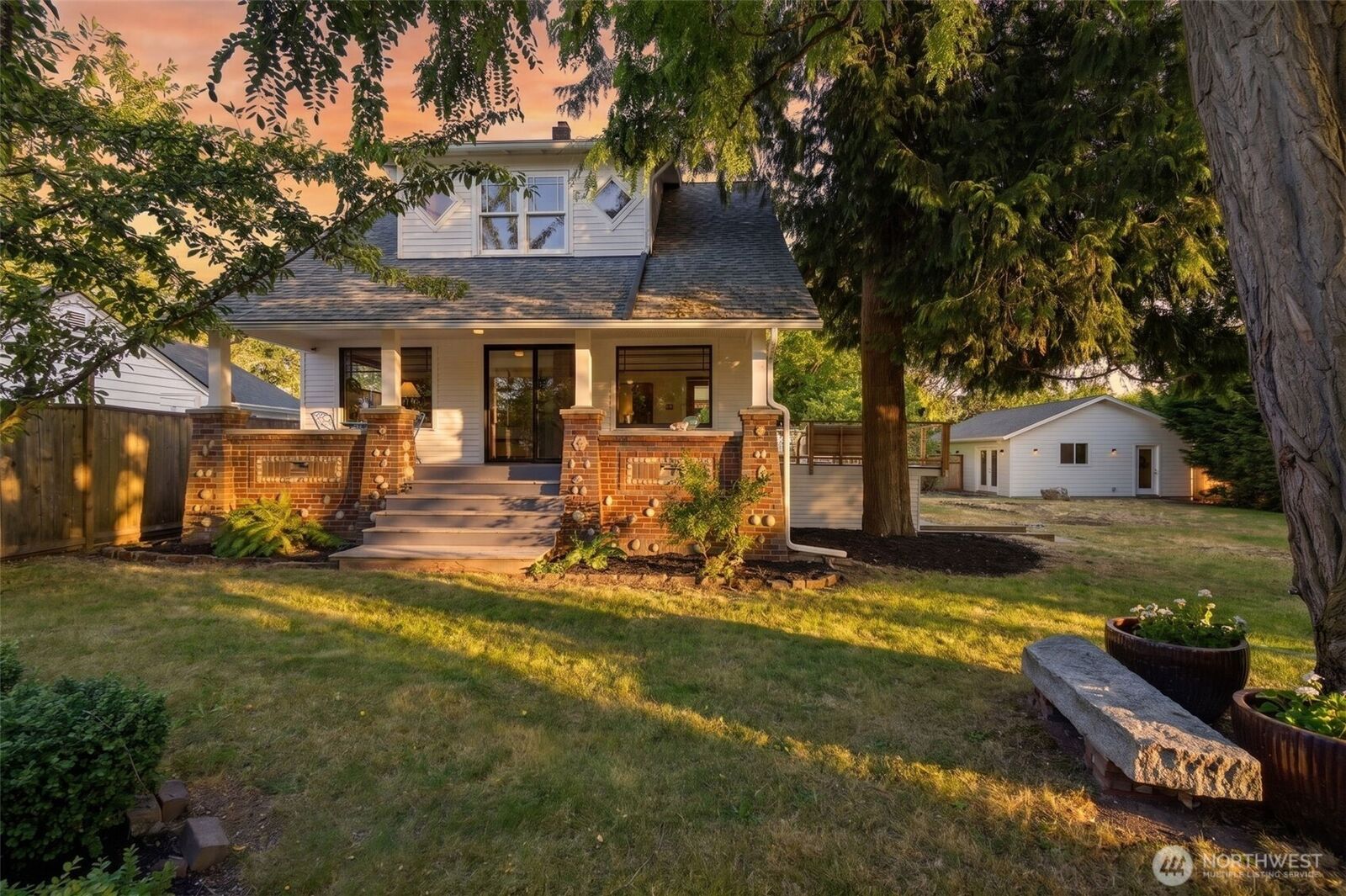Property Photo: 4008 31st Avenue S WA 98108