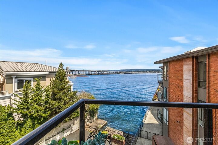 Property Photo: 2360 43rd Ave E 404 WA 98112
