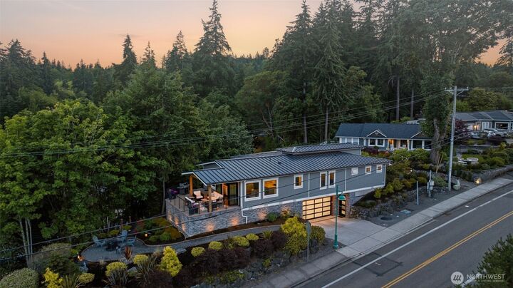 Property Photo:  4010  Burnham Dr  WA 98332 