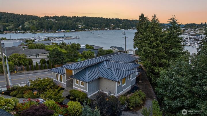 Property Photo:  4010  Burnham Dr  WA 98332 