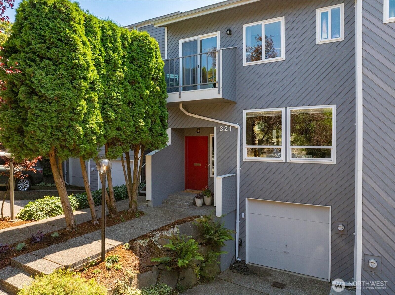 Property Photo:  321 NW 45th Street 3  WA 98107 