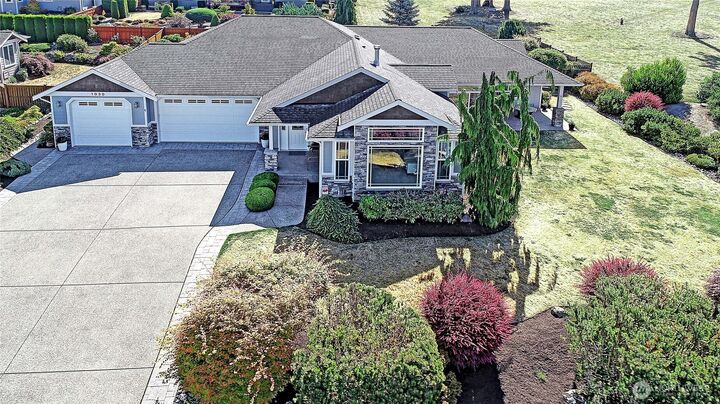 Property Photo: 1030 Kingswood Drive WA 98282