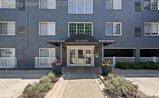 Property Photo:  662 Purdy Street 104  MI 48009 