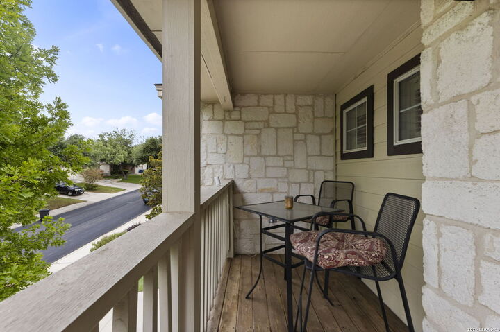 Property Photo: 1015 Magnolia Bnd TX 78251