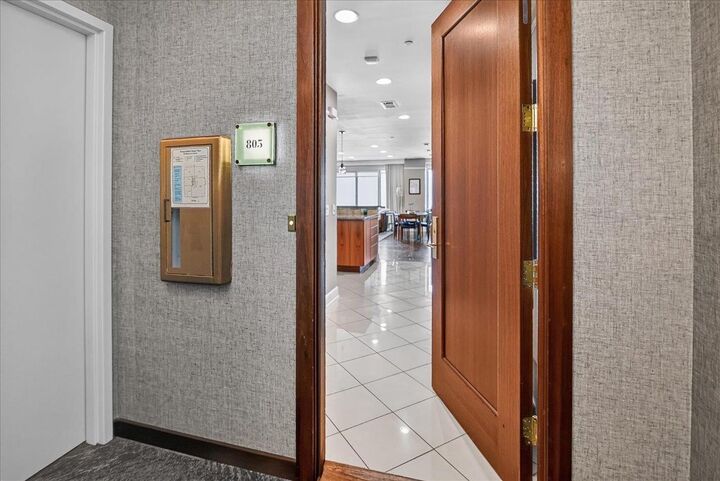 Property Photo:  100 Wisconsin Avenue 805  WI 53703 