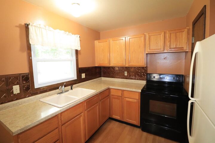 Property Photo: 2804 Sherwood Drive WI 53545