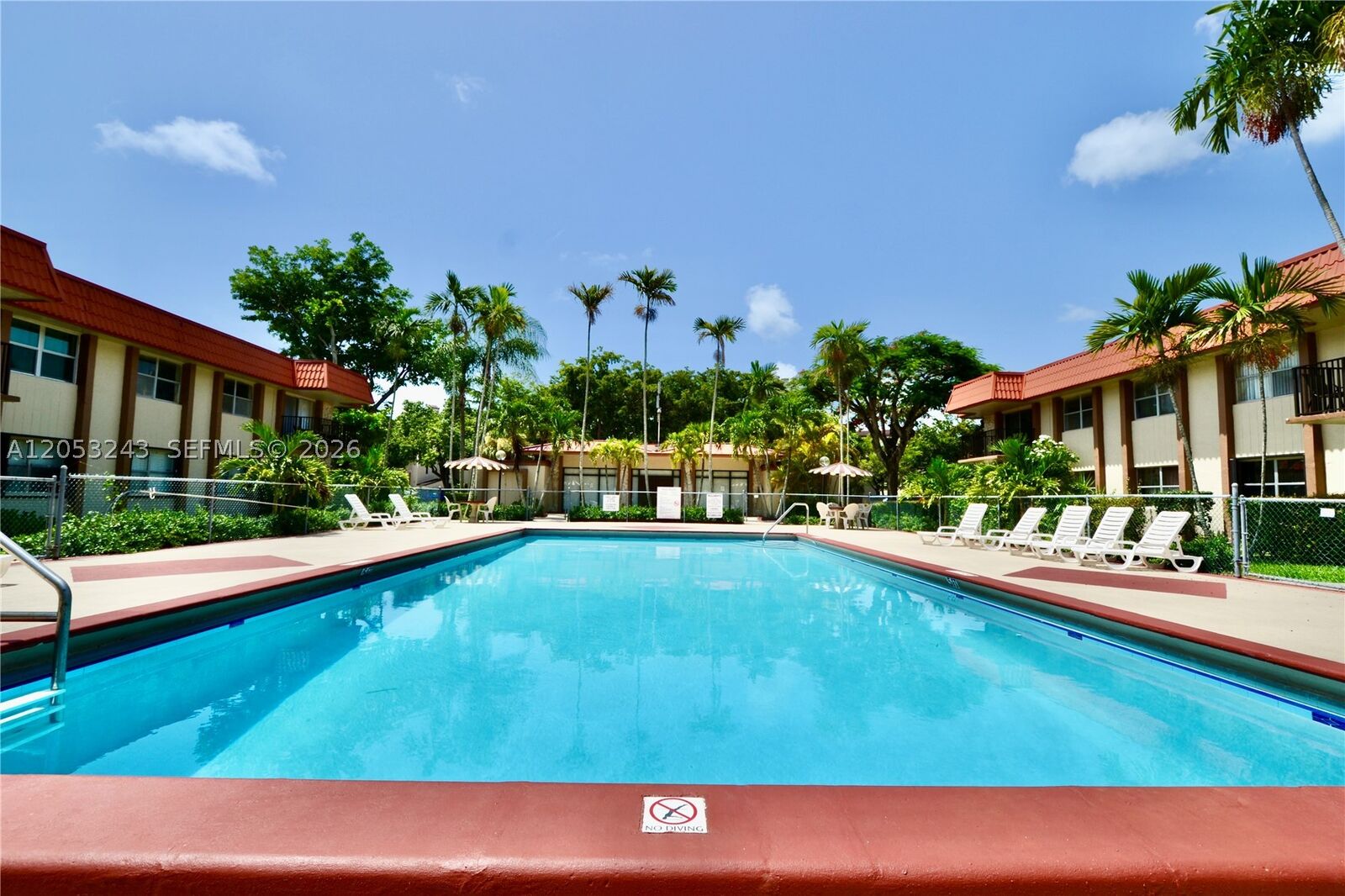 Property Photo: 10447 SW 108th Ave 270 FL 33176