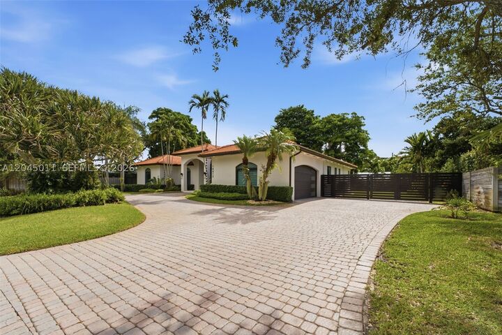 Property Photo: 16615 SW 82nd Ct FL 33157