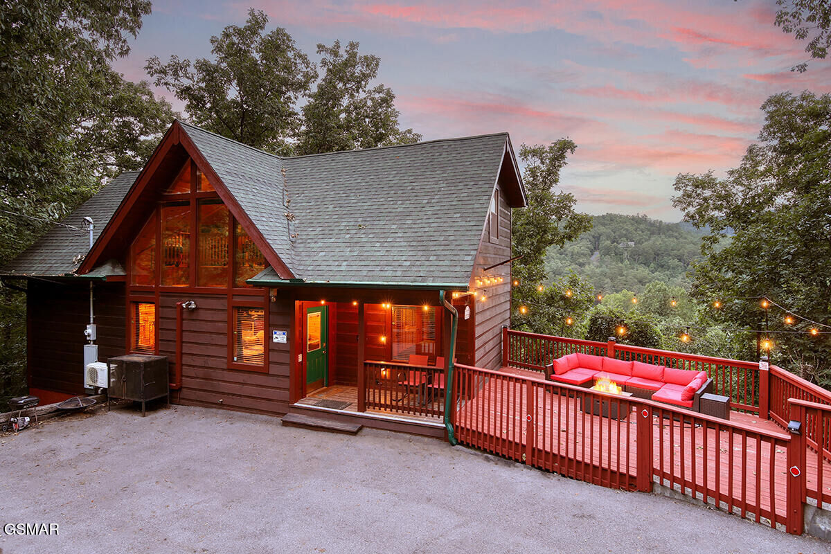 Property Photo: 1742 Pulaski Lane TN 37862
