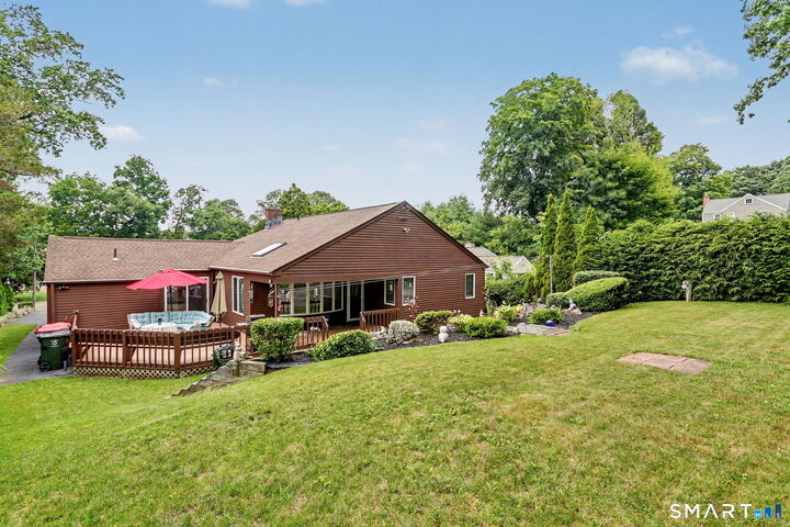 Property Photo:  10 Paulina Place  CT 06611 