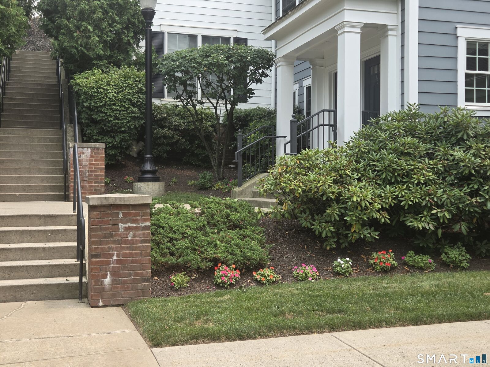 Property Photo:  4 Westwood Drive 4  CT 06902 