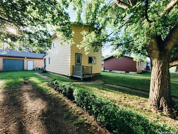 Property Photo: 420 3rd Street SK S0K 1J0
