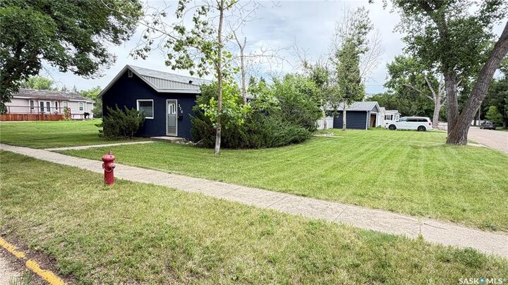 Property Photo: 320 Aspen Street SK S0N 1N0