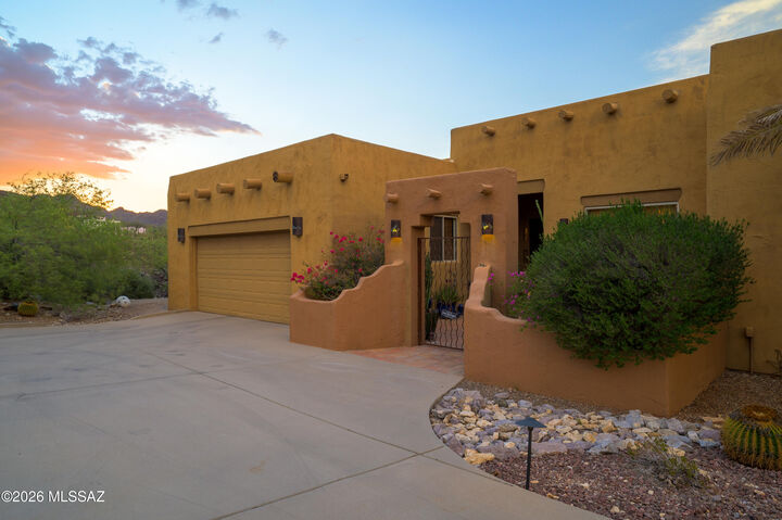 Property Photo: 1061 N McElroy Place AZ 85745