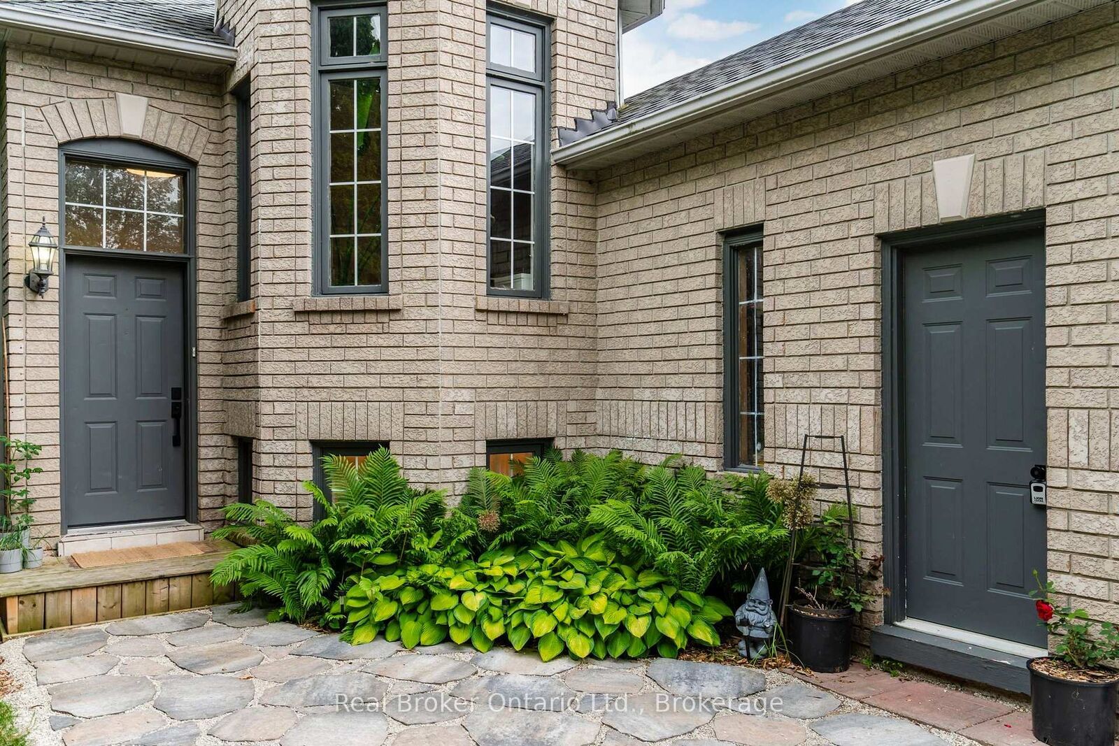 Property Photo:  210 Dyer Drive  ON L9Z 1E5 