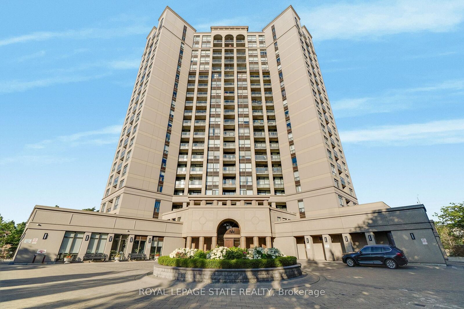 Property Photo: 220 Forum Drive 301 ON L4Z 4K1