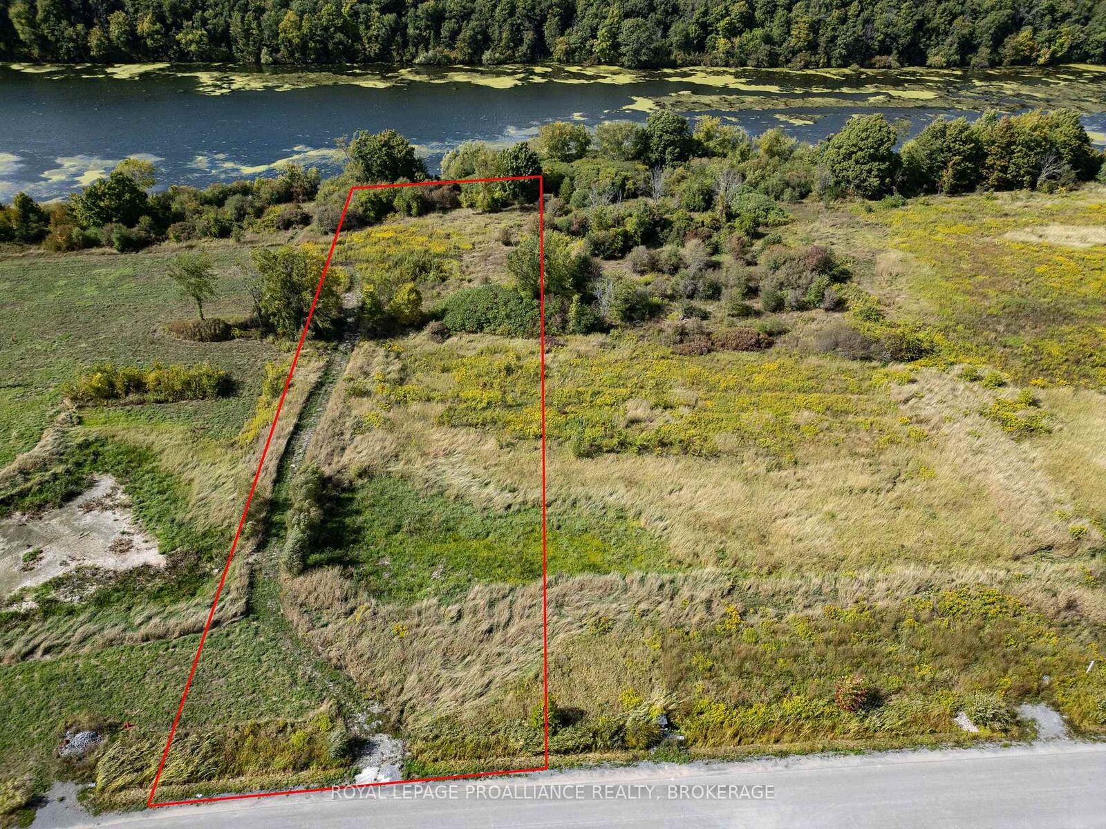 Property Photo:  114 Hineman Street  ON K7L 0G2 