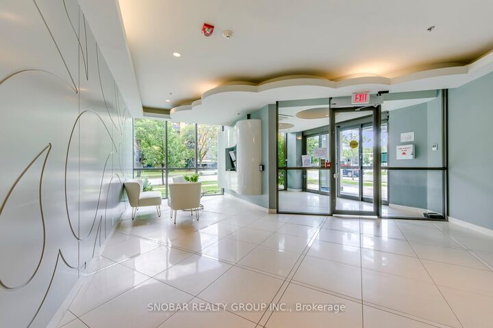 Photo de la propriété: 80 Esther Lorrie Drive 618 ON M9W 0C6